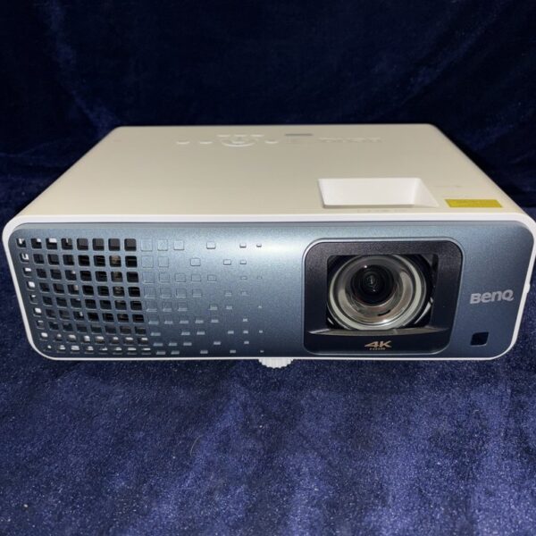 BenQ TK710STi Projector