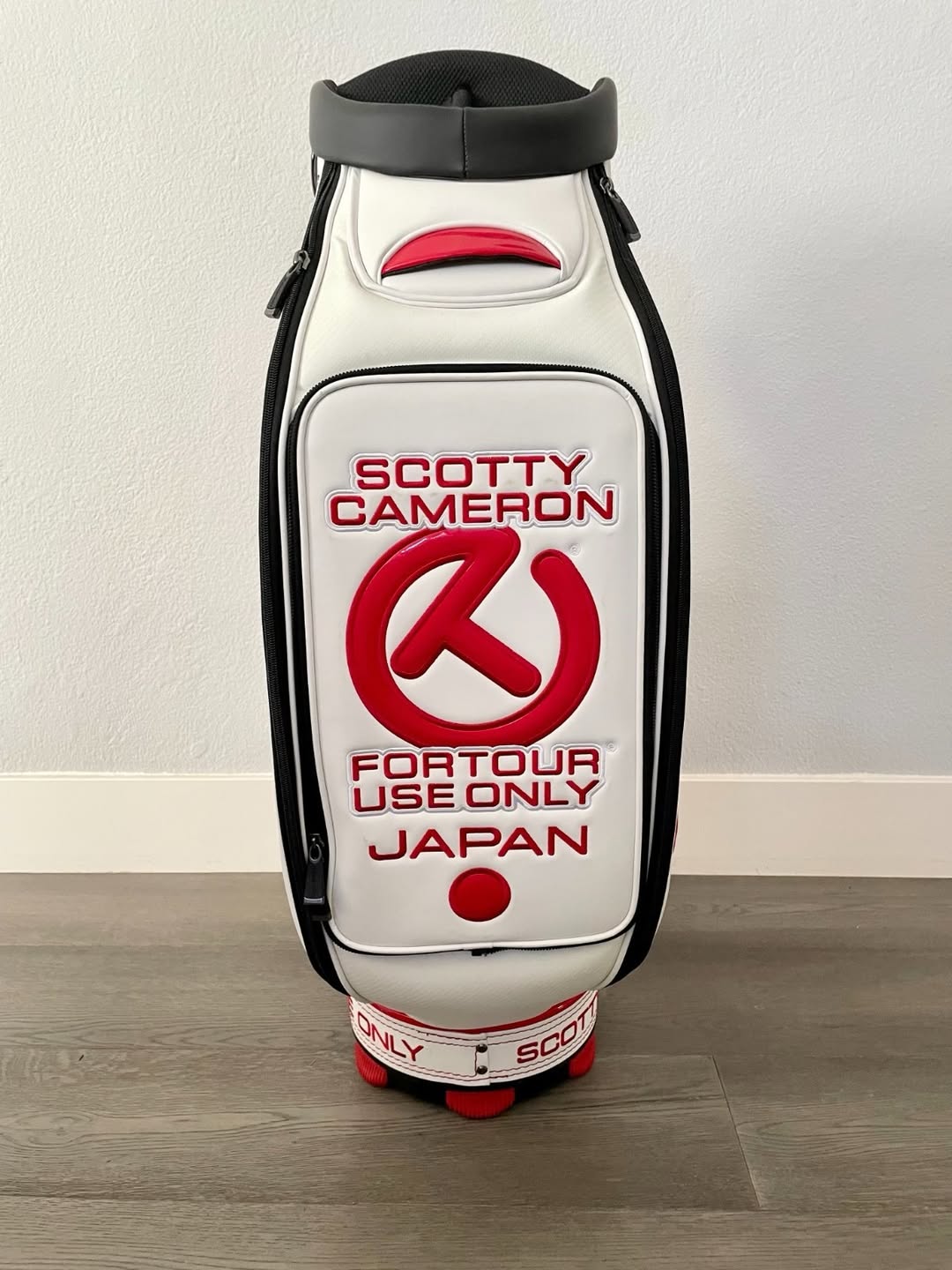 Buy Scotty Cameron Circle T Staff Bag online