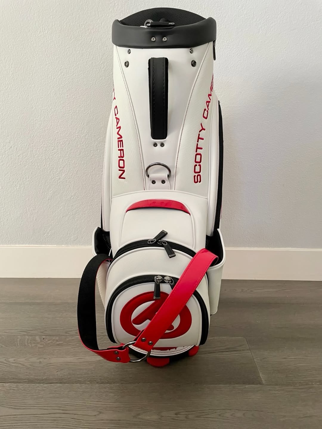 Buy Scotty Cameron Circle T Staff Bag online - Image 3